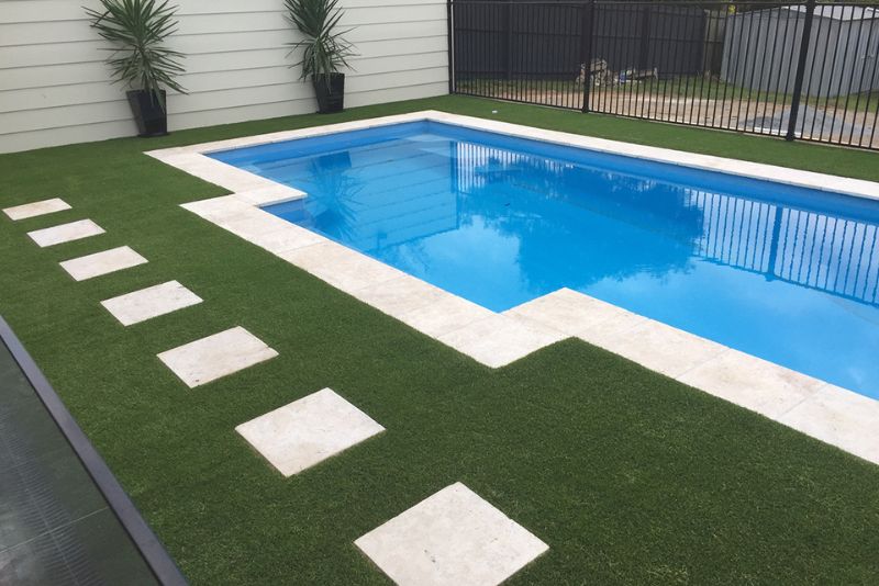 Grama Sintética para Piscina-Curitiba